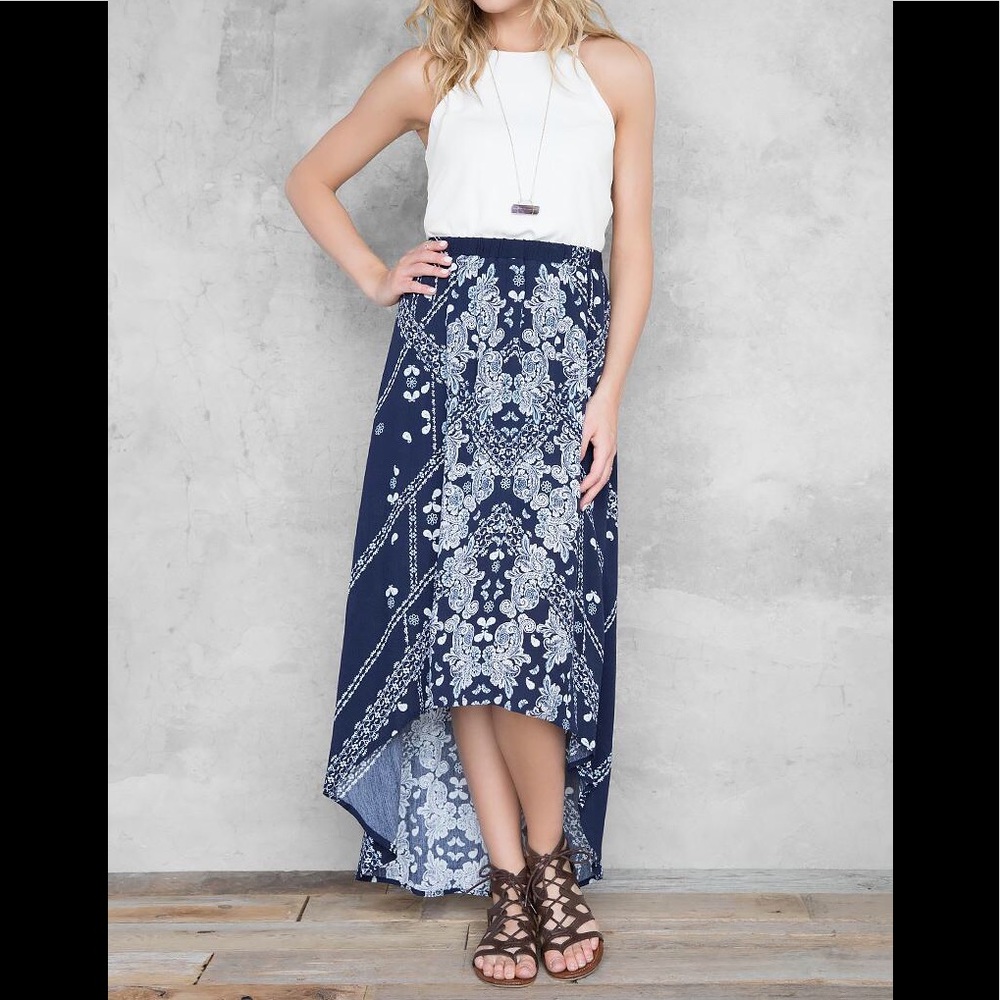 Francesca’s Alya Floral Printed Maxi Skirt in Navy Blue, Small